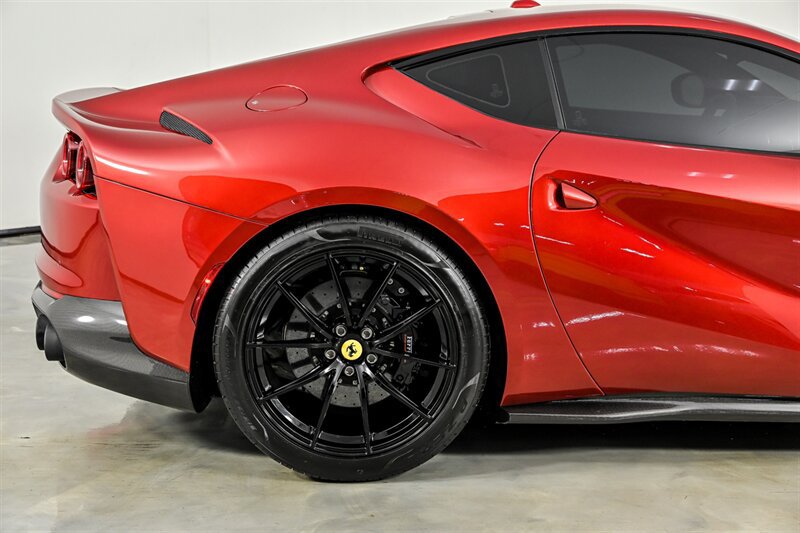Used 2020 Ferrari 812 Superfast RWD image 16