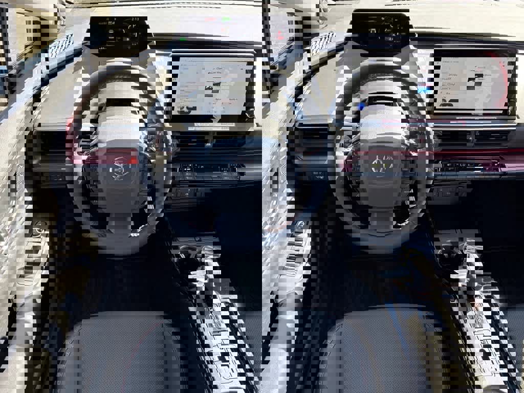 New 2026 Toyota Prius Plug-In Hybrid image 4