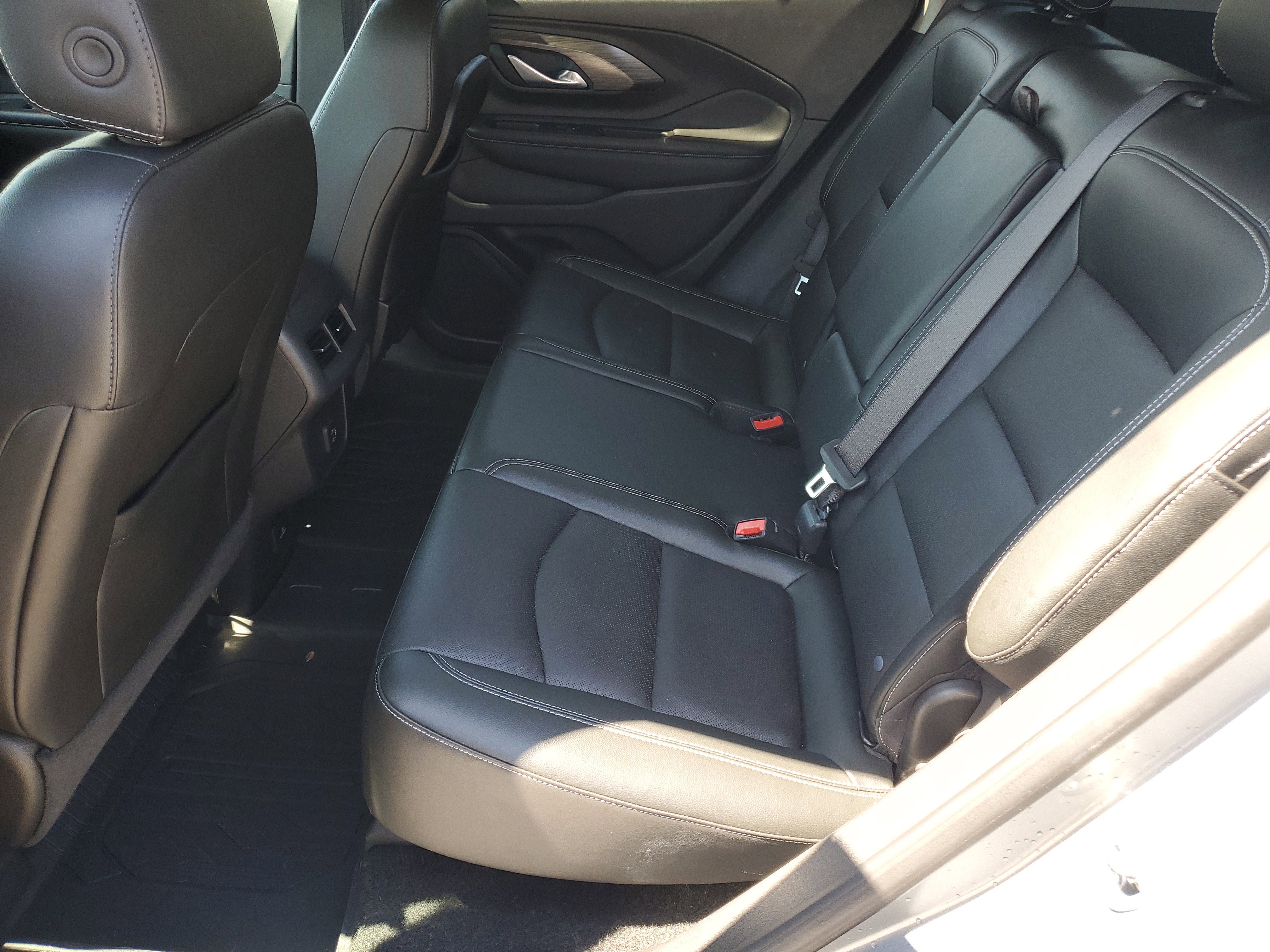 Used 2023 GMC Terrain SLT w/ Infotainment Package II FWD image 29