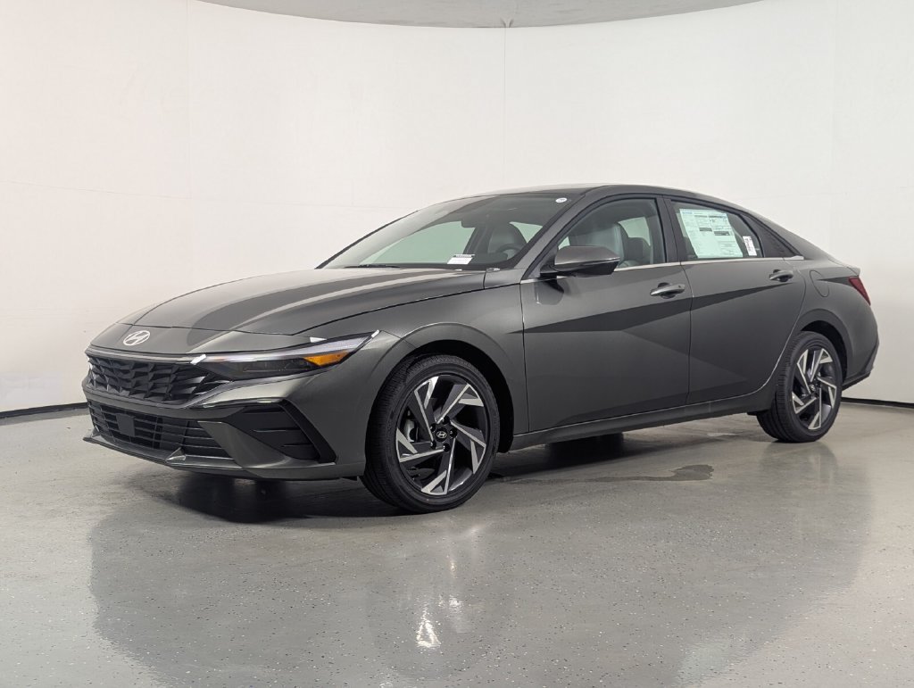 New 2026 Hyundai Elantra Limited FWD image 3