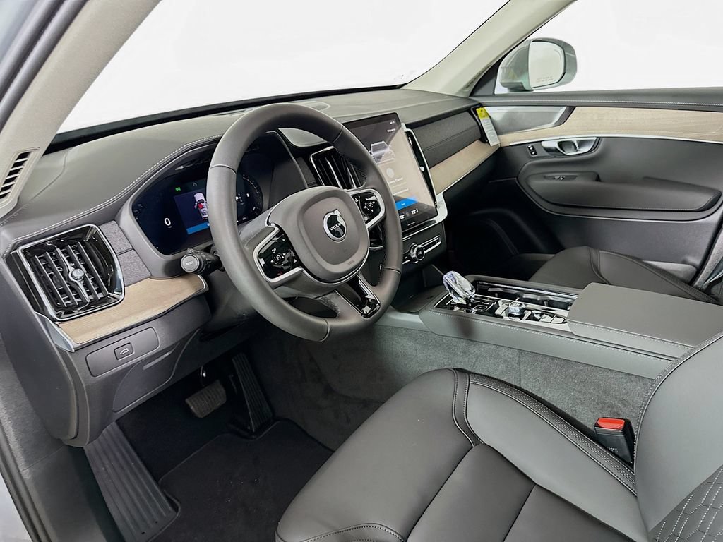 Used 2026 Volvo XC90 B5 Plus w/ Protection Package Premier AWD/4WD image 10