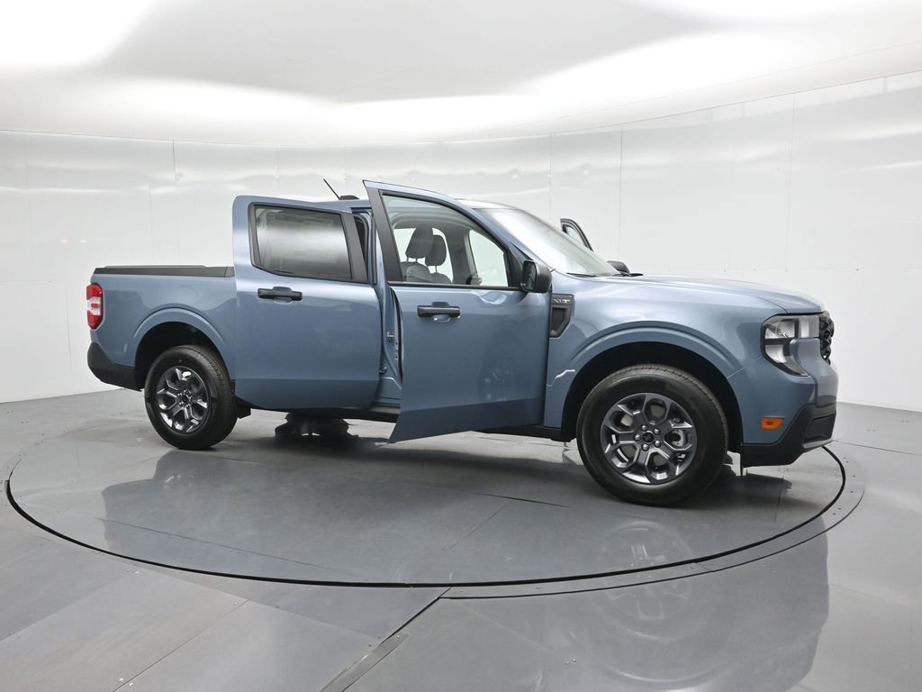 New 2025 Ford Maverick XLT w/ Equipment Group 302A image 31