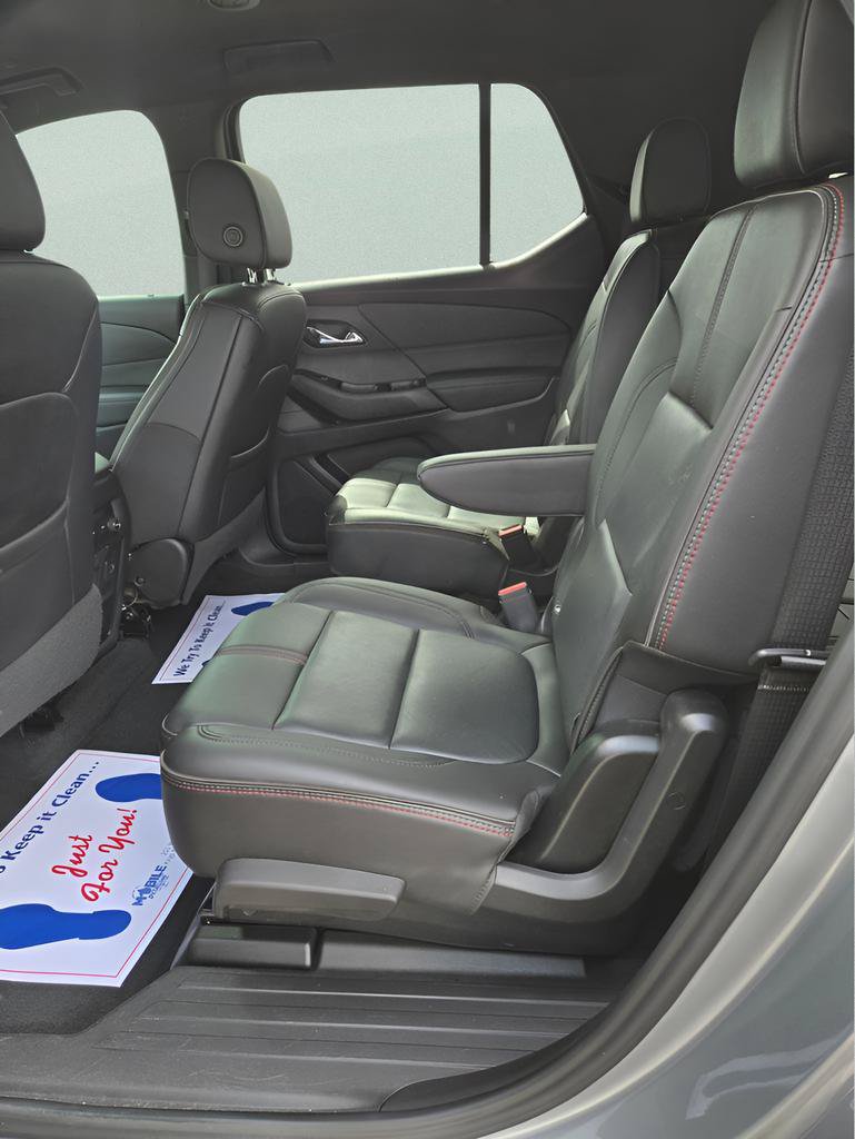 Used 2023 Chevrolet Traverse RS FWD image 9