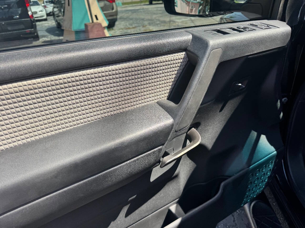 Used 2012 Nissan Titan SV w/ Sport Appearance Pkg image 9