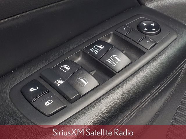 Used 2019 Jeep Grand Cherokee Altitude AWD/4WD image 13