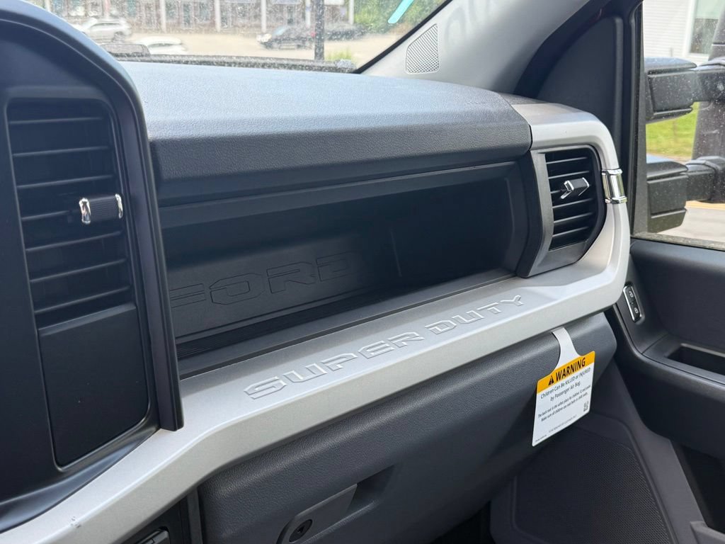 New 2026 Ford F550 4x4 Regular Cab Super Duty image 14