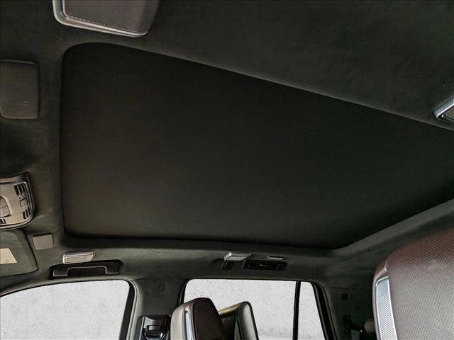 Used 2023 Cadillac Escalade Sport Platinum w/ LPO, ONYX Package image 13