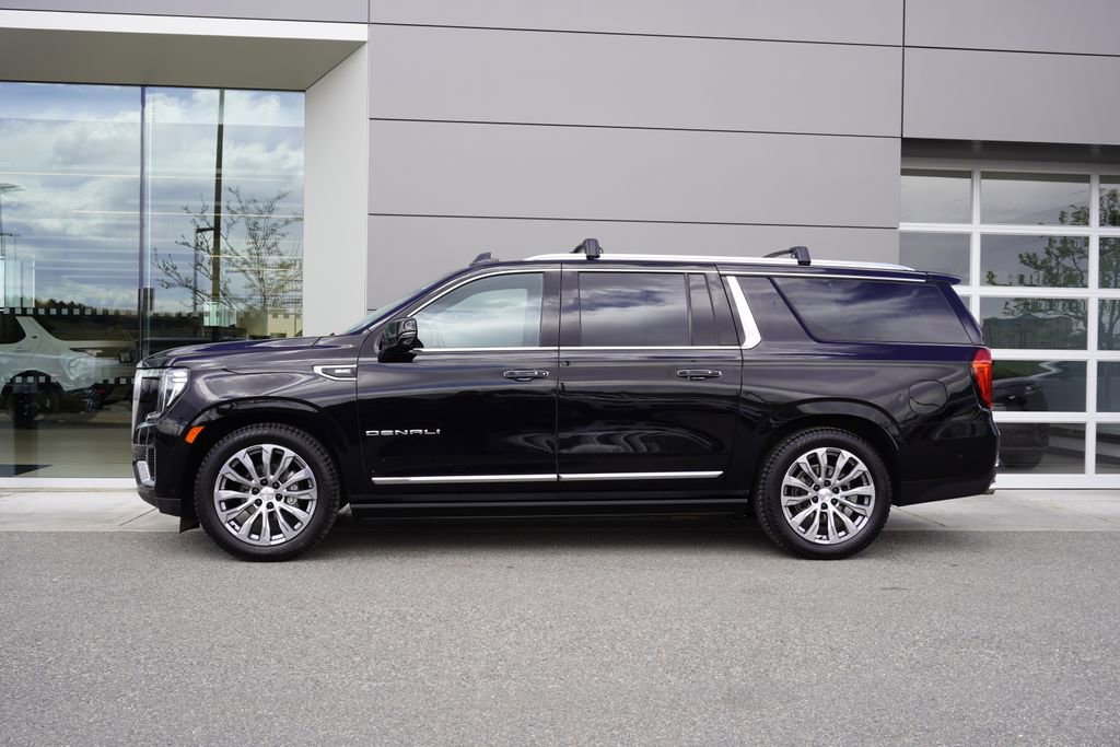 Used 2023 GMC Yukon XL Denali w/ Denali Reserve Package AWD/4WD image 8