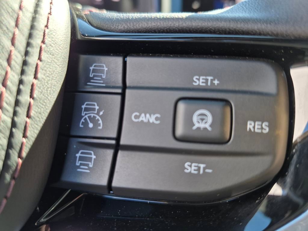 Used 2025 Jeep Wagoneer S Launch Edition image 17