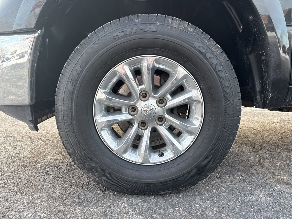 Used 2018 RAM 1500 SLT image 29