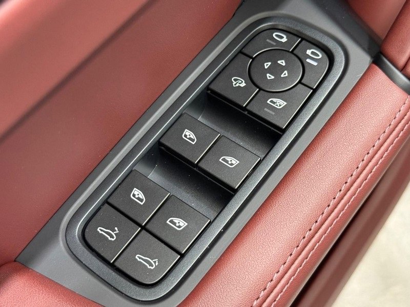 New 2026 Porsche Cayenne GTS image 23