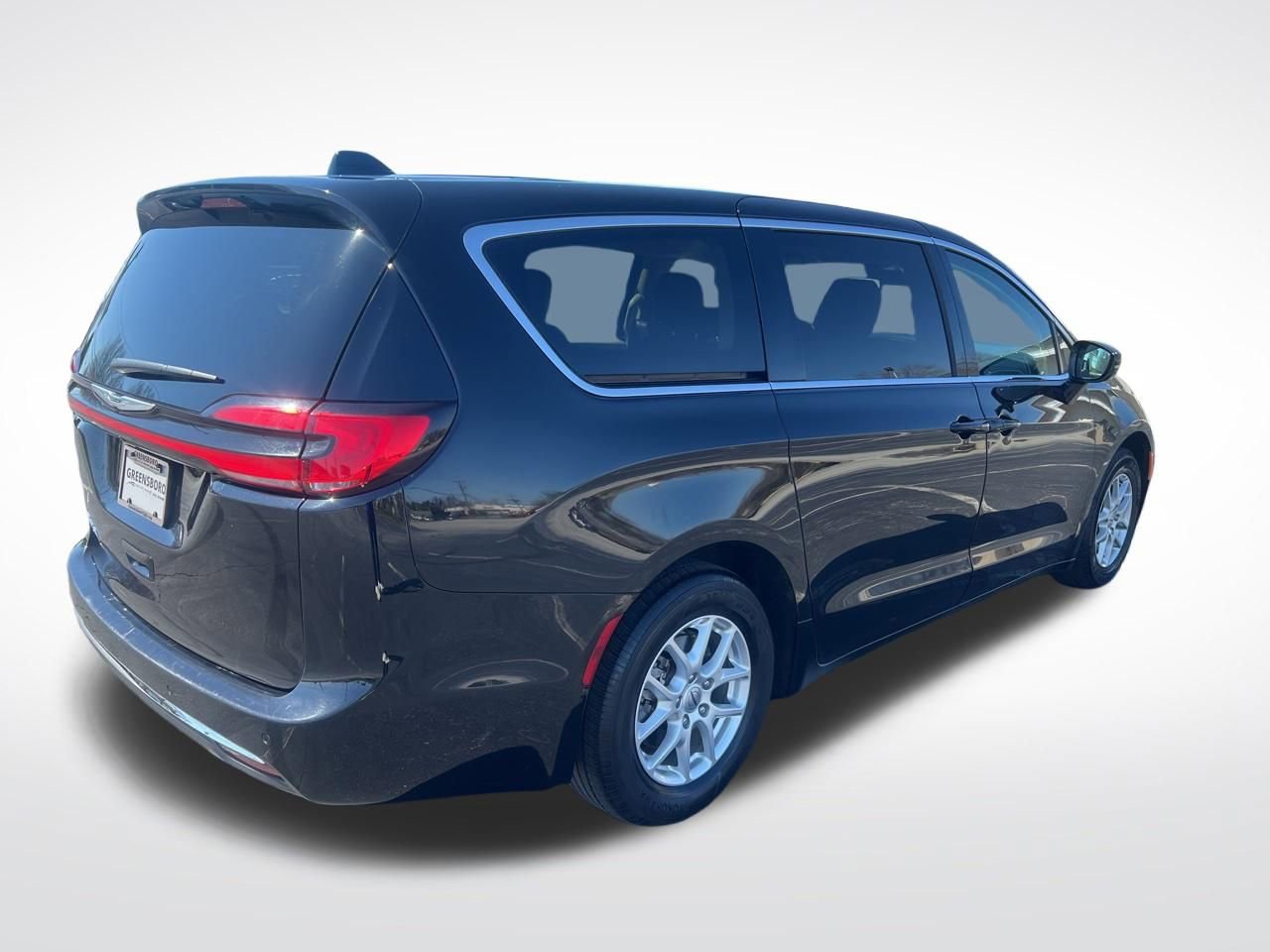 Used 2024 Chrysler Pacifica Touring-L image 5