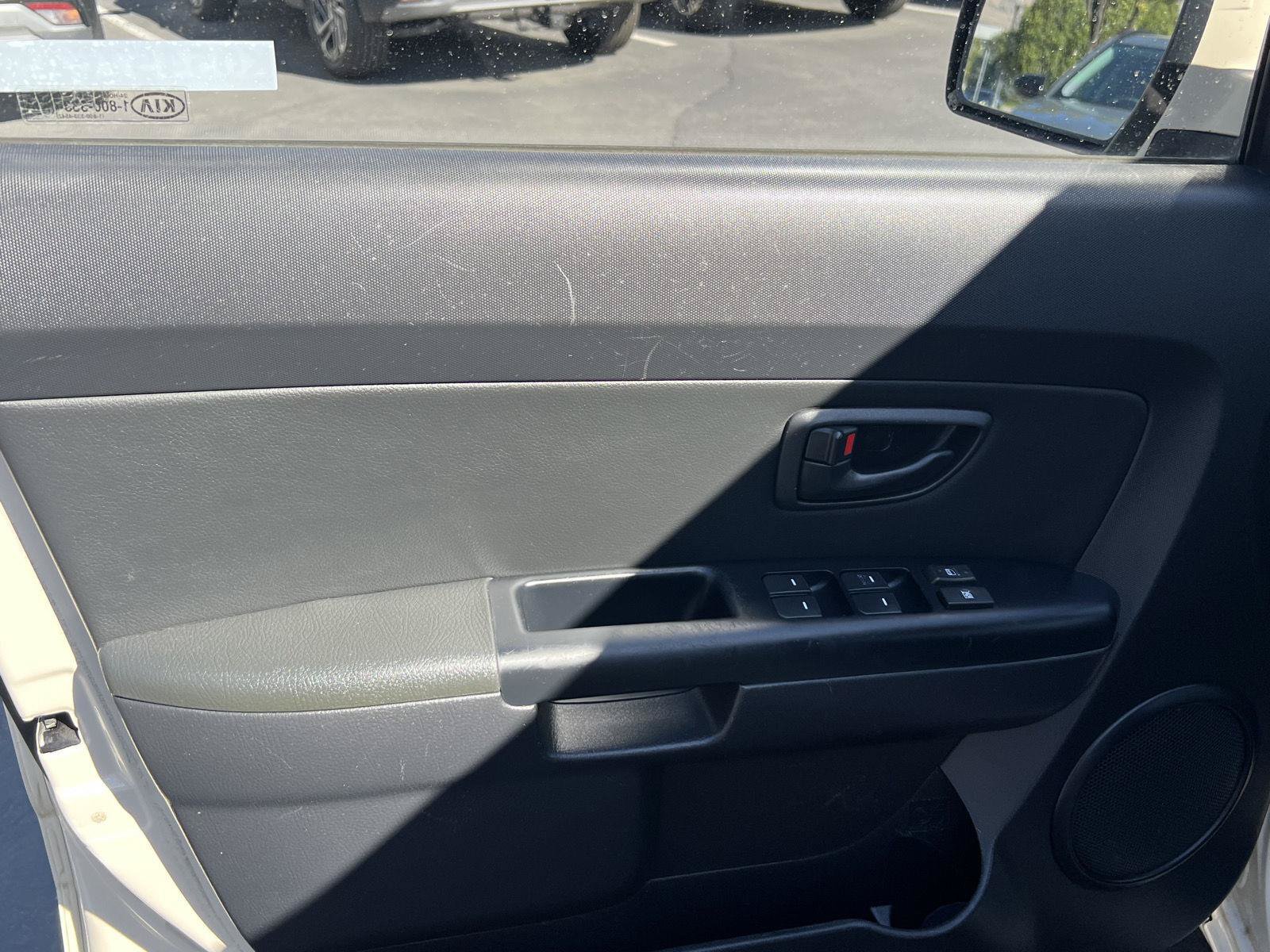Used 2012 Kia Soul FWD image 30