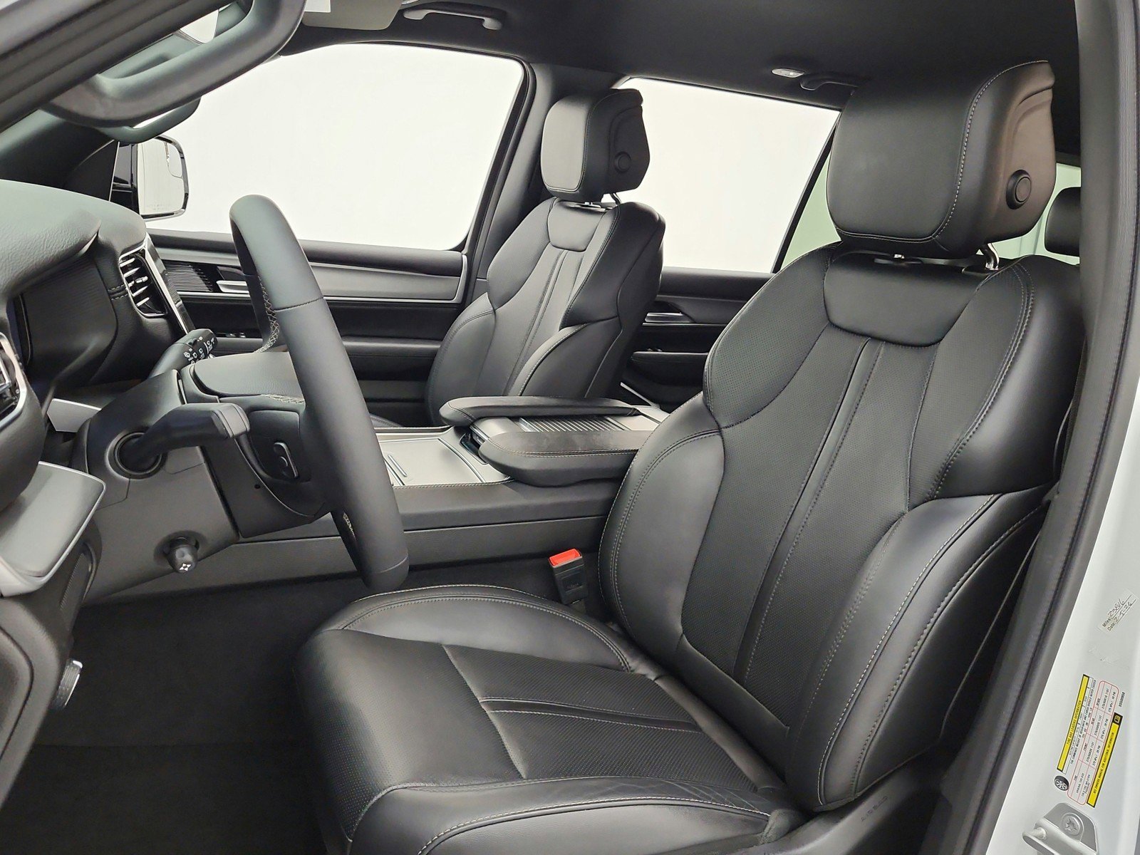 Used 2025 Jeep Wagoneer 4WD image 10