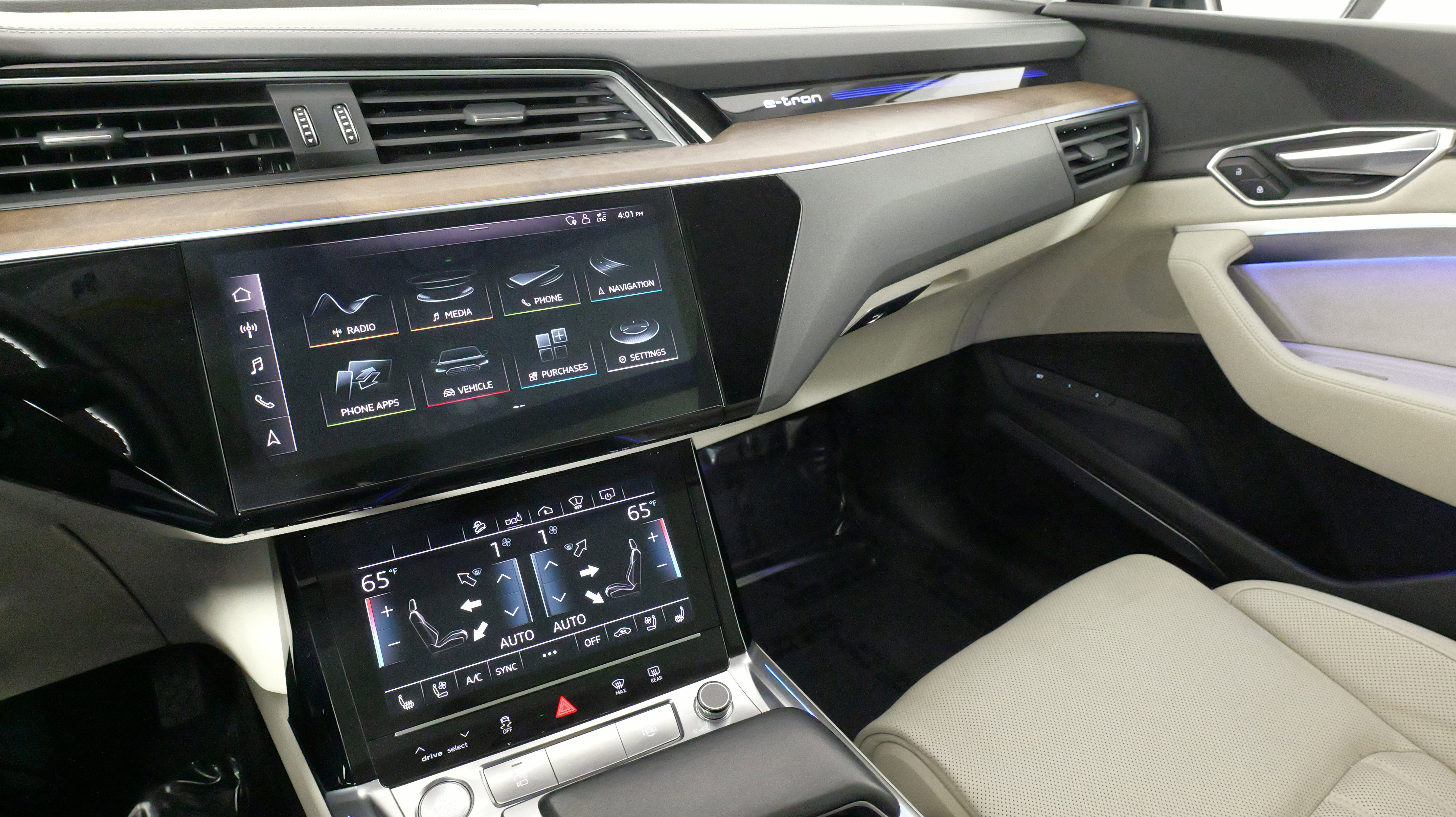 Used 2019 Audi e-tron Prestige w/ Prestige Package image 48