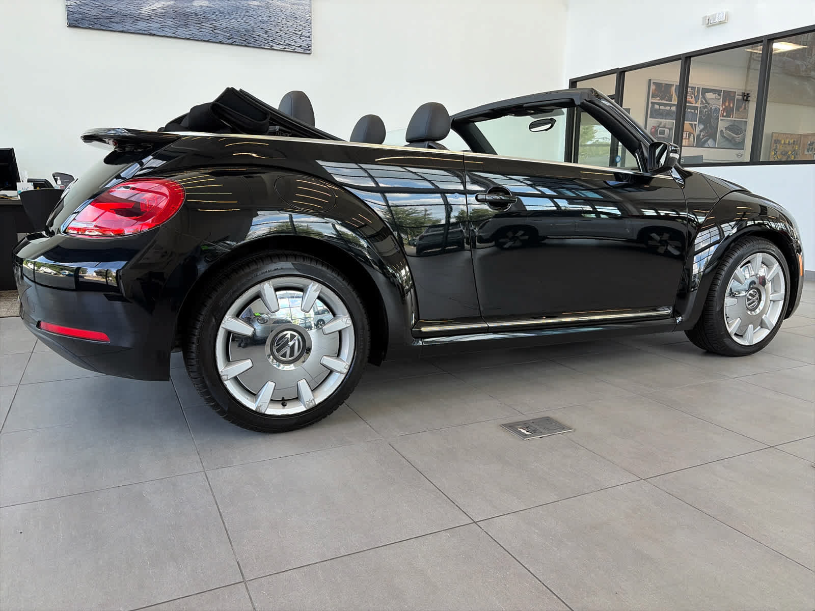 Used 2014 Volkswagen Beetle 2.5 FWD image 14