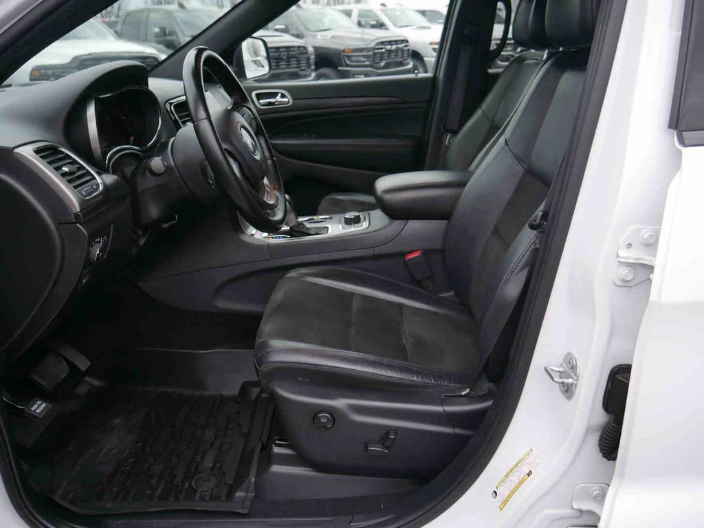 Used 2020 Jeep Grand Cherokee Altitude image 29