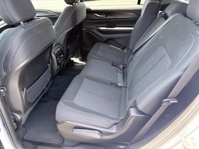 Used 2024 Jeep Grand Cherokee L Laredo AWD/4WD image 7