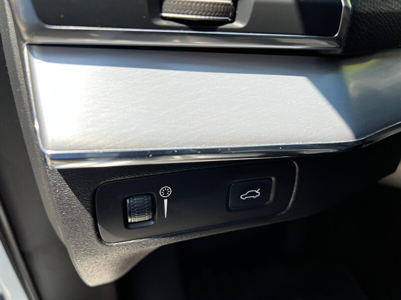 Used 2018 Volvo XC90 T5 Momentum w/ Convenience Package AWD/4WD image 33