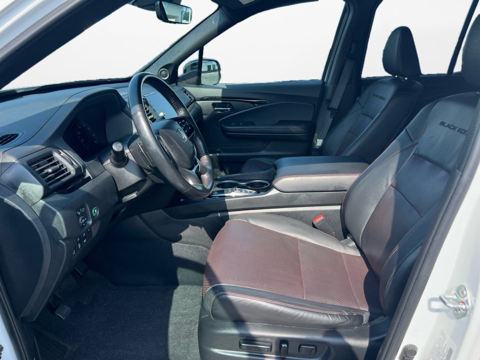Certified 2024 Honda Ridgeline Black Edition image 9
