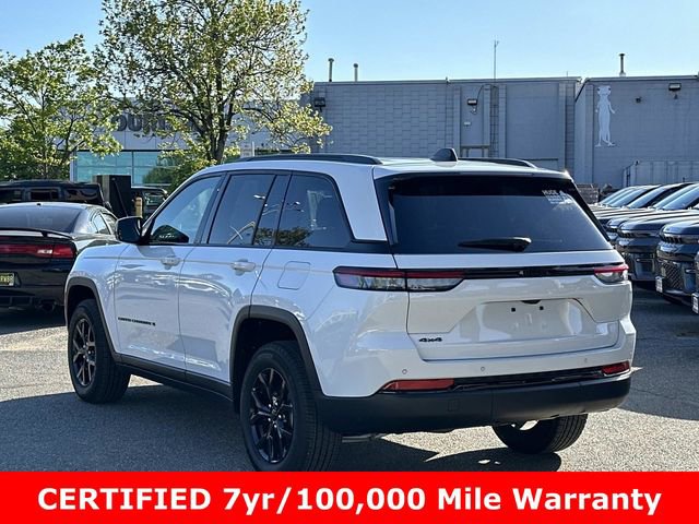 Certified 2024 Jeep Grand Cherokee Altitude AWD/4WD image 4