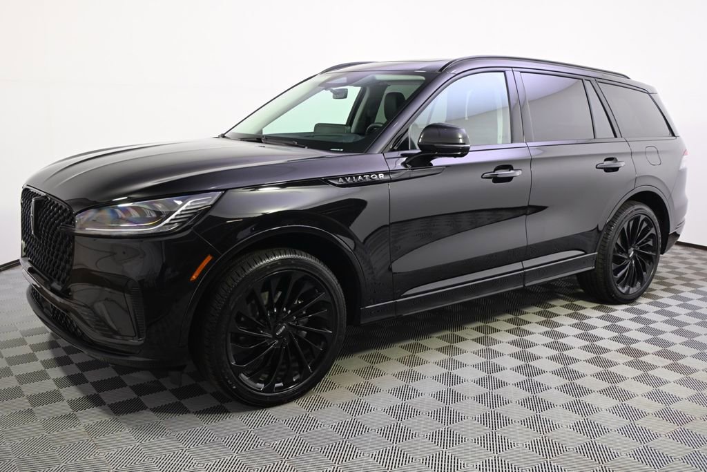 New 2026 Lincoln Aviator Reserve w/ Jet Appearance Package image 2