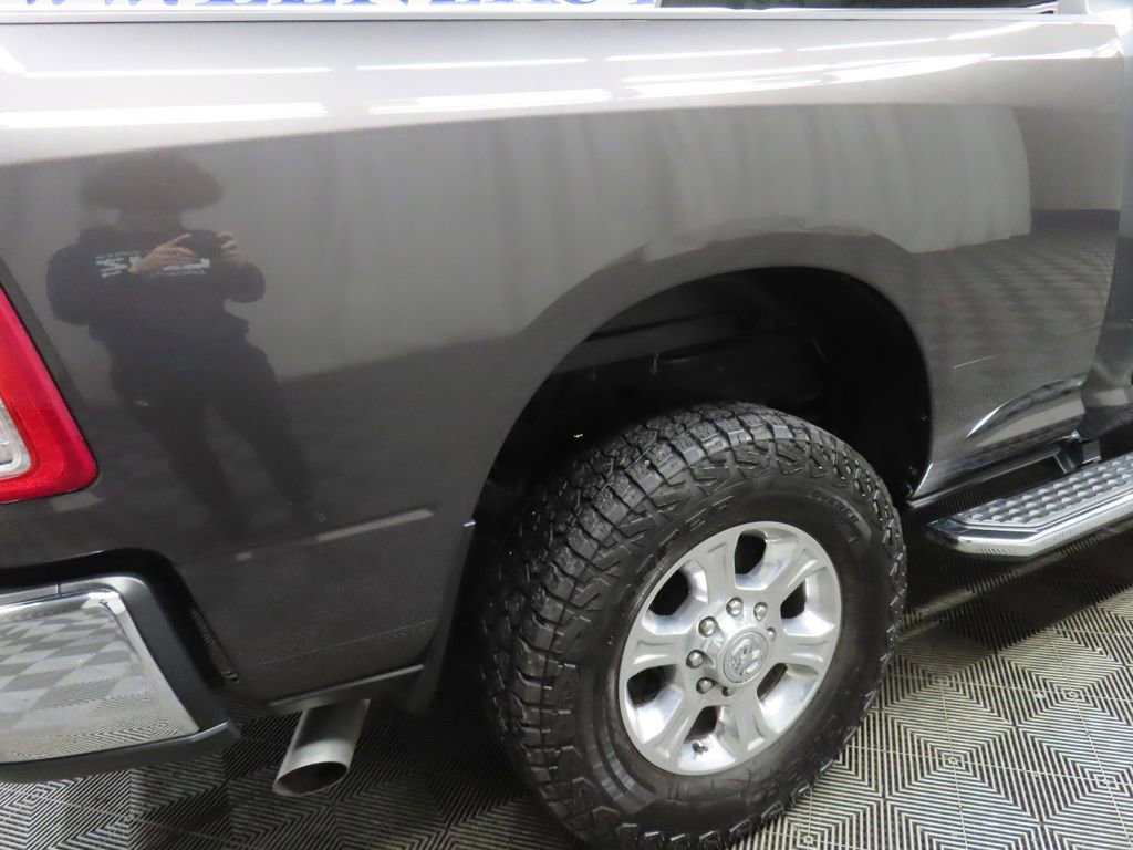 Used 2024 RAM 2500 Big Horn AWD/4WD image 36