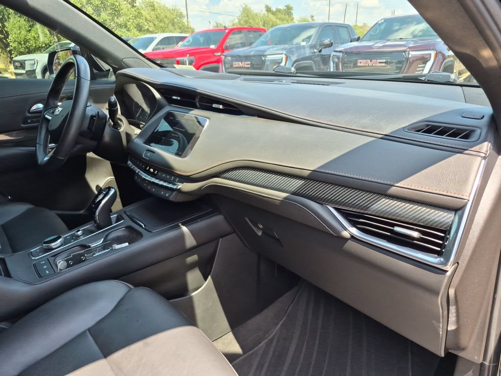 Used 2023 Cadillac XT4 Sport FWD image 41