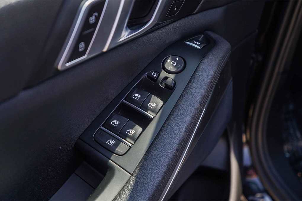 Used 2022 BMW X5 sDrive40i w/ Parking Assistance Package image 23