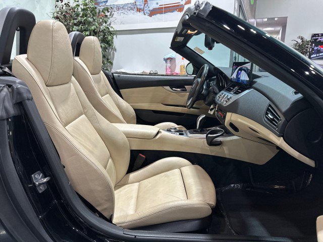Used 2009 BMW Z4 sDrive35i RWD image 52