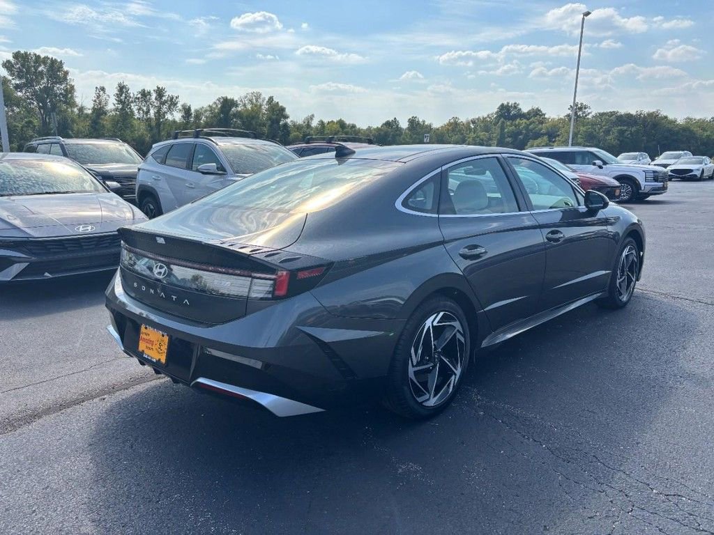 New 2025 Hyundai Sonata SEL FWD image 3