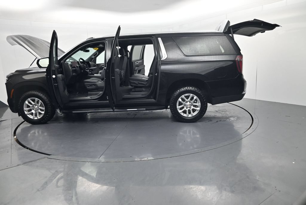 Used 2025 Chevrolet Suburban LT AWD/4WD image 65