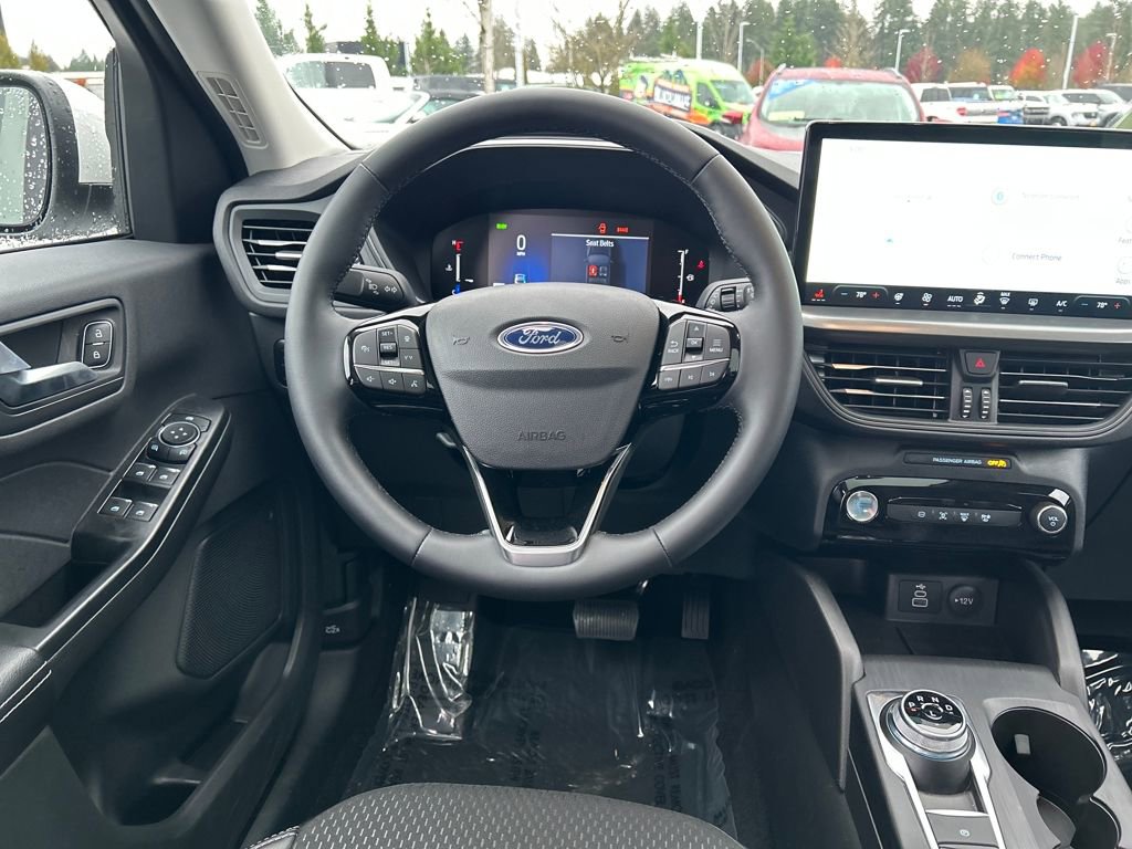 Used 2025 Ford Escape SE w/ Class II Trailer Tow Package image 7