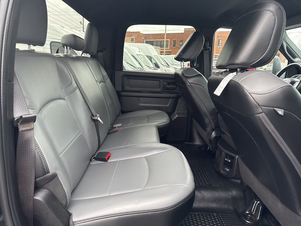 Used 2025 RAM 2500 Tradesman w/ Chrome Appearance Group image 32