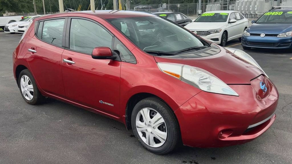 Used 2015 Nissan Leaf S w/ Charge Package FWD image 2