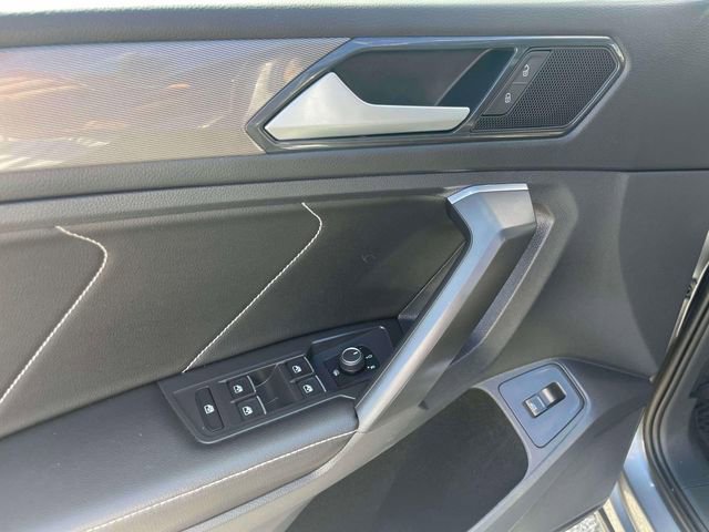 Used 2022 Volkswagen Tiguan SE image 17