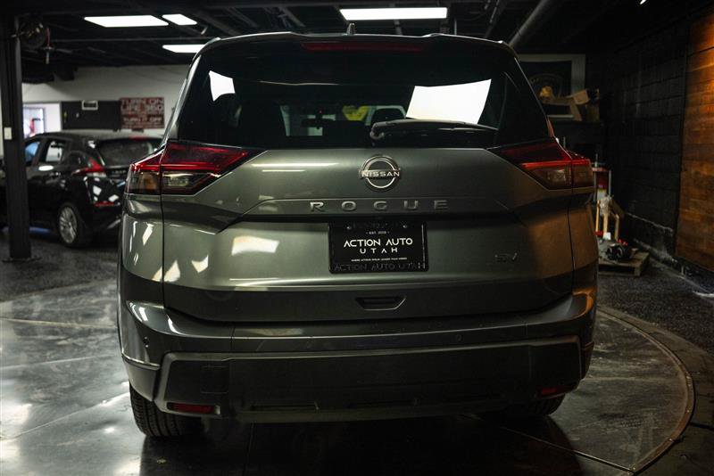 Used 2024 Nissan Rogue SV FWD image 6