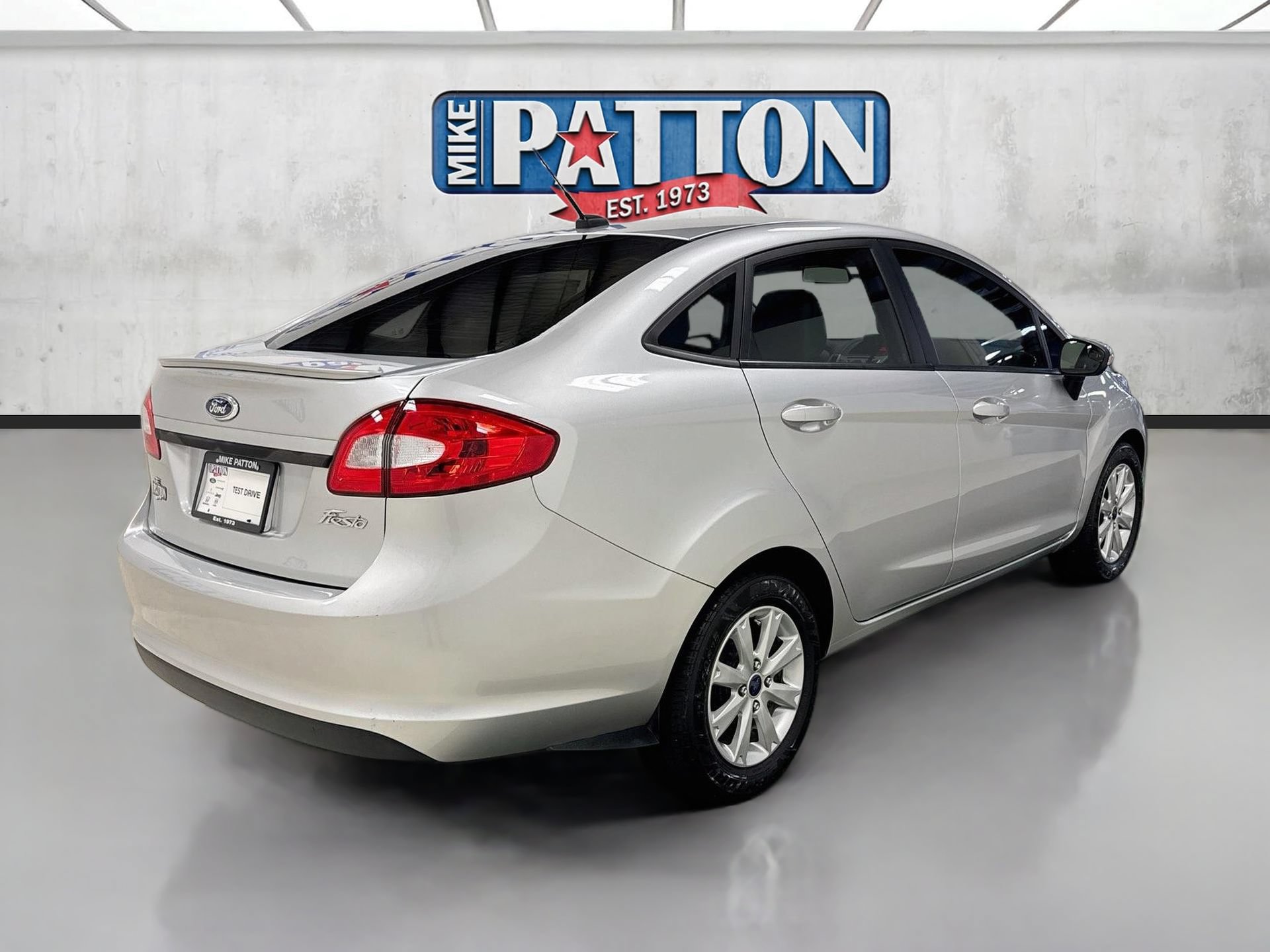 Used 2013 Ford Fiesta SE FWD image 7