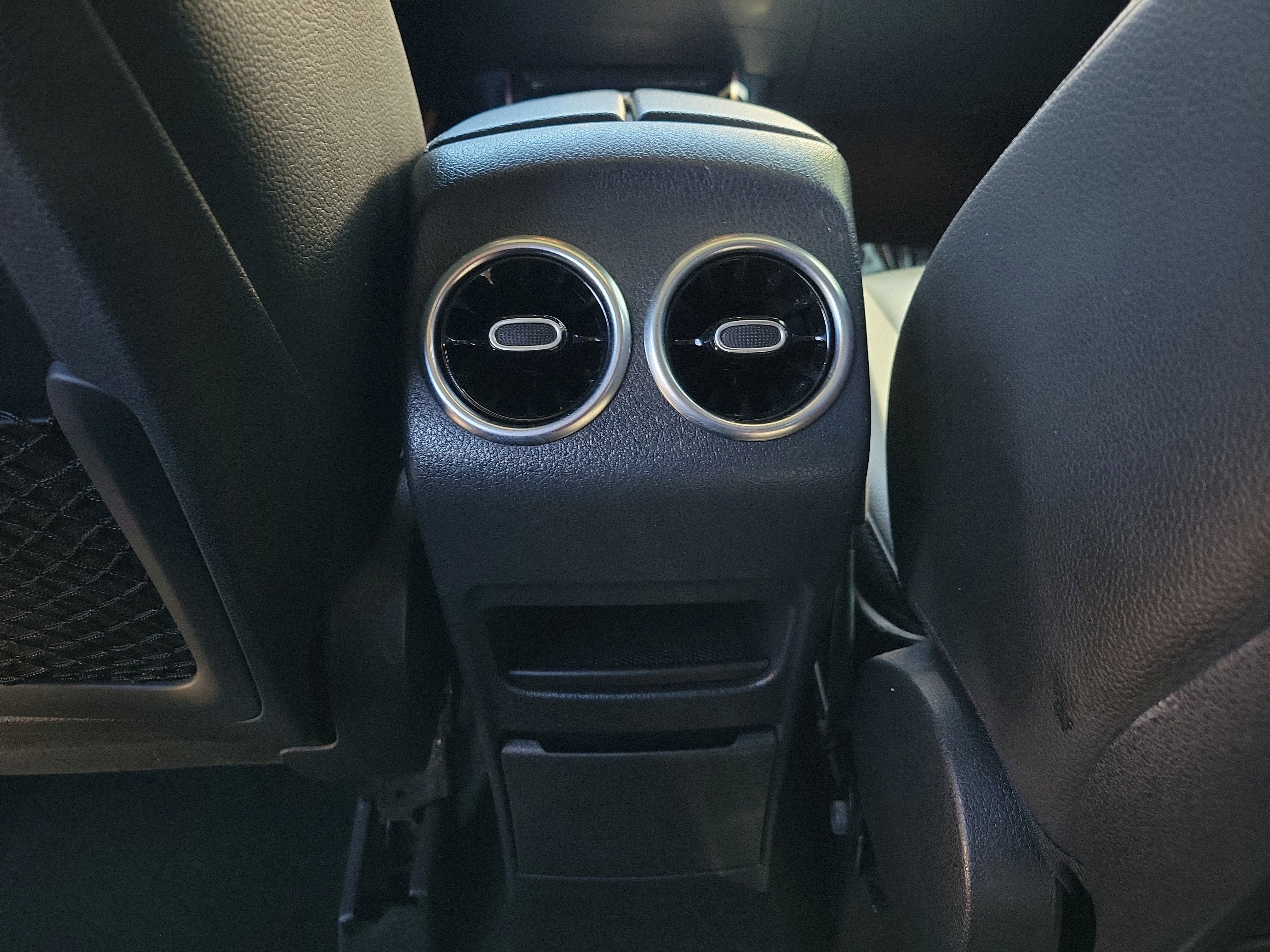 Certified 2022 Mercedes-Benz GLB 250 4MATIC image 14