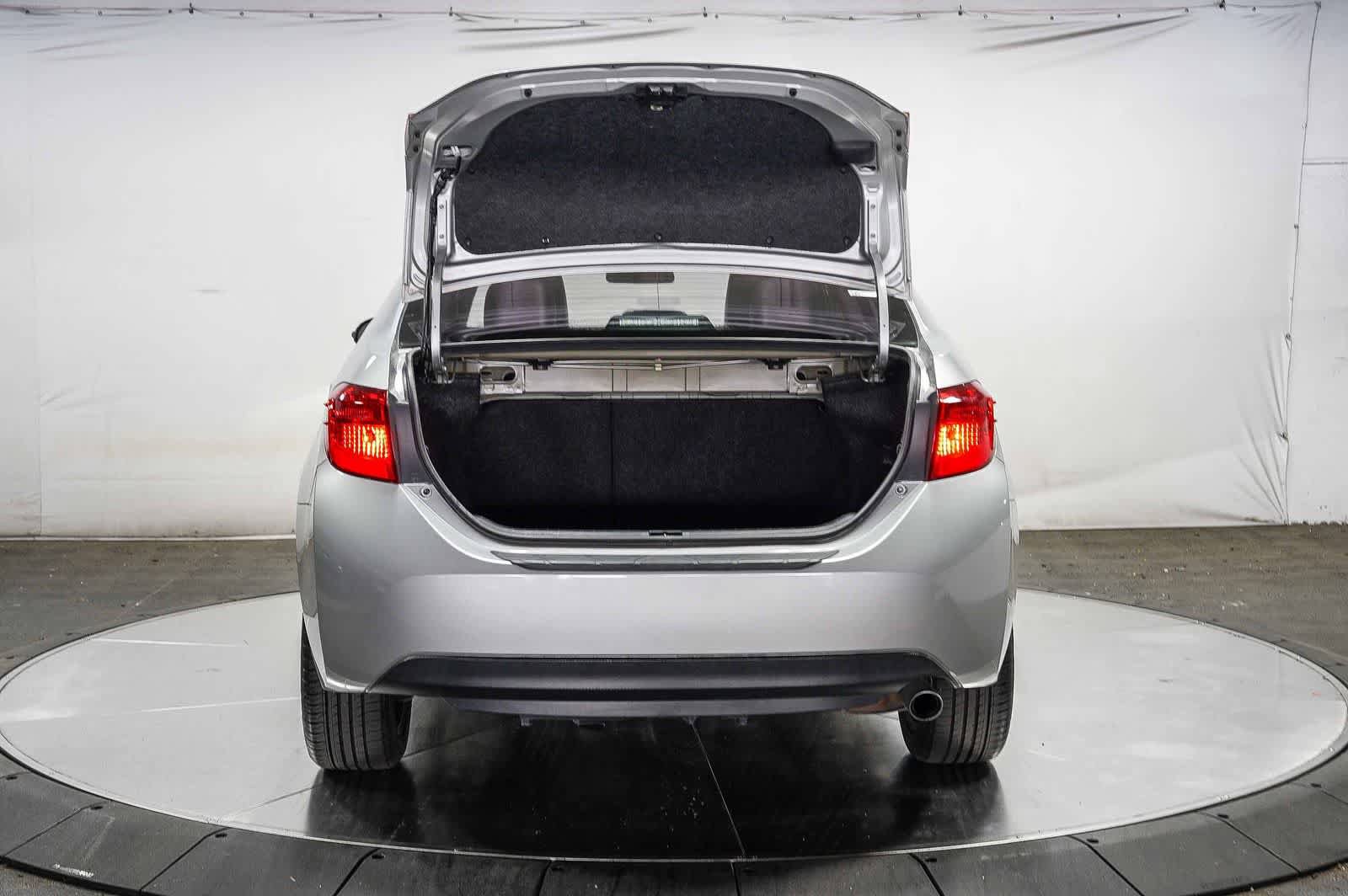 Certified 2017 Toyota Corolla XSE FWD image 28