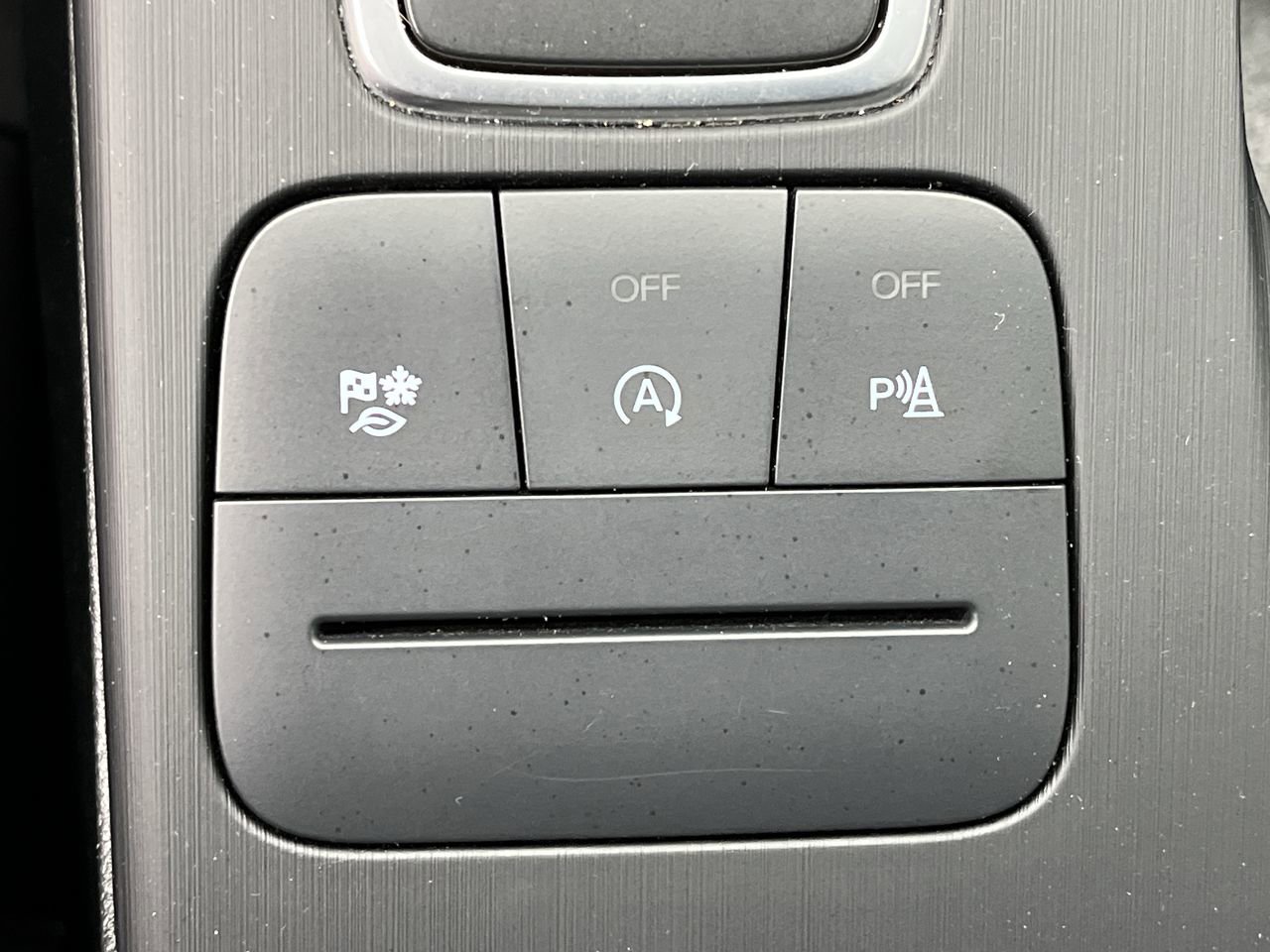 Certified 2022 Ford Escape Titanium AWD/4WD image 18
