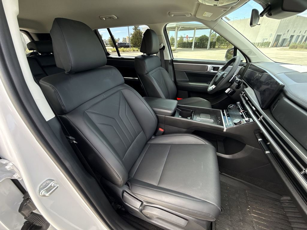 Used 2025 Hyundai Santa Fe SEL image 16