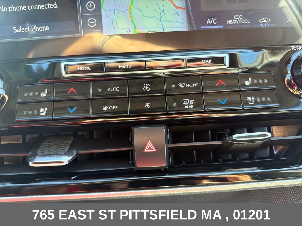 Used 2021 Toyota Highlander Platinum AWD/4WD image 12