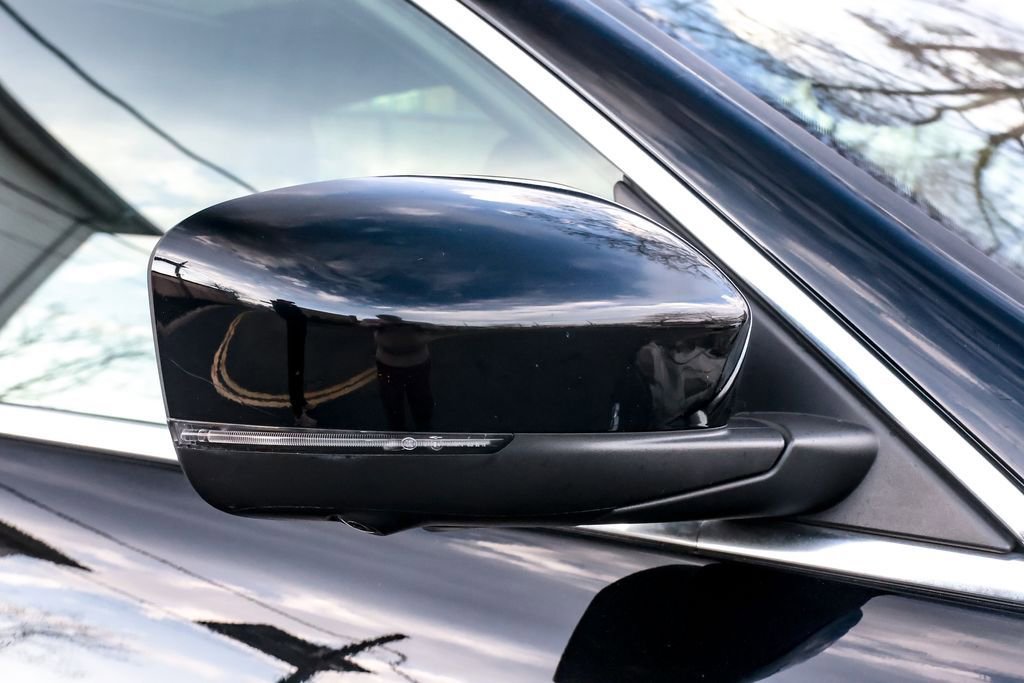 Used 2021 Maserati Levante image 11