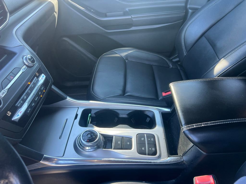 Used 2020 Ford Explorer XLT w/ Equipment Group 202A image 25