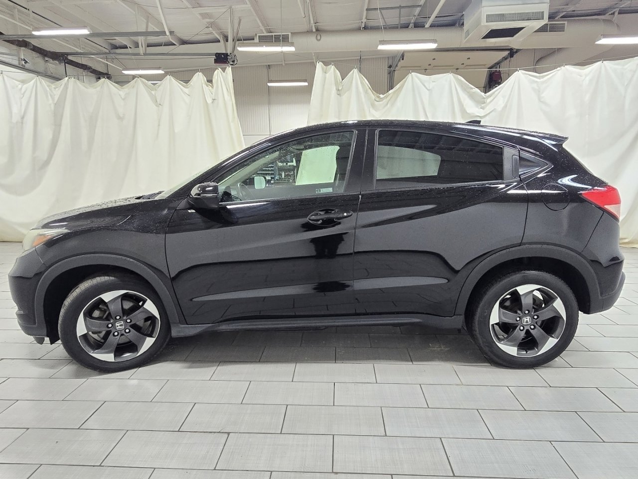 Used 2018 Honda HR-V EX image 12
