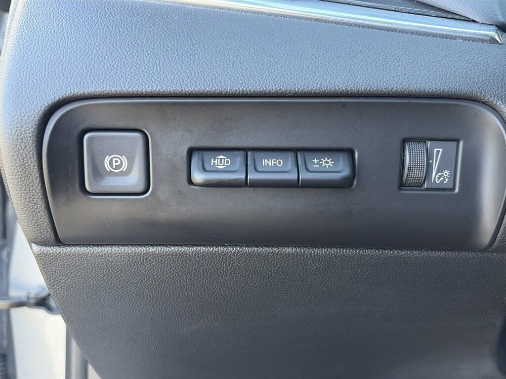 Used 2024 Buick Enclave Premium image 24