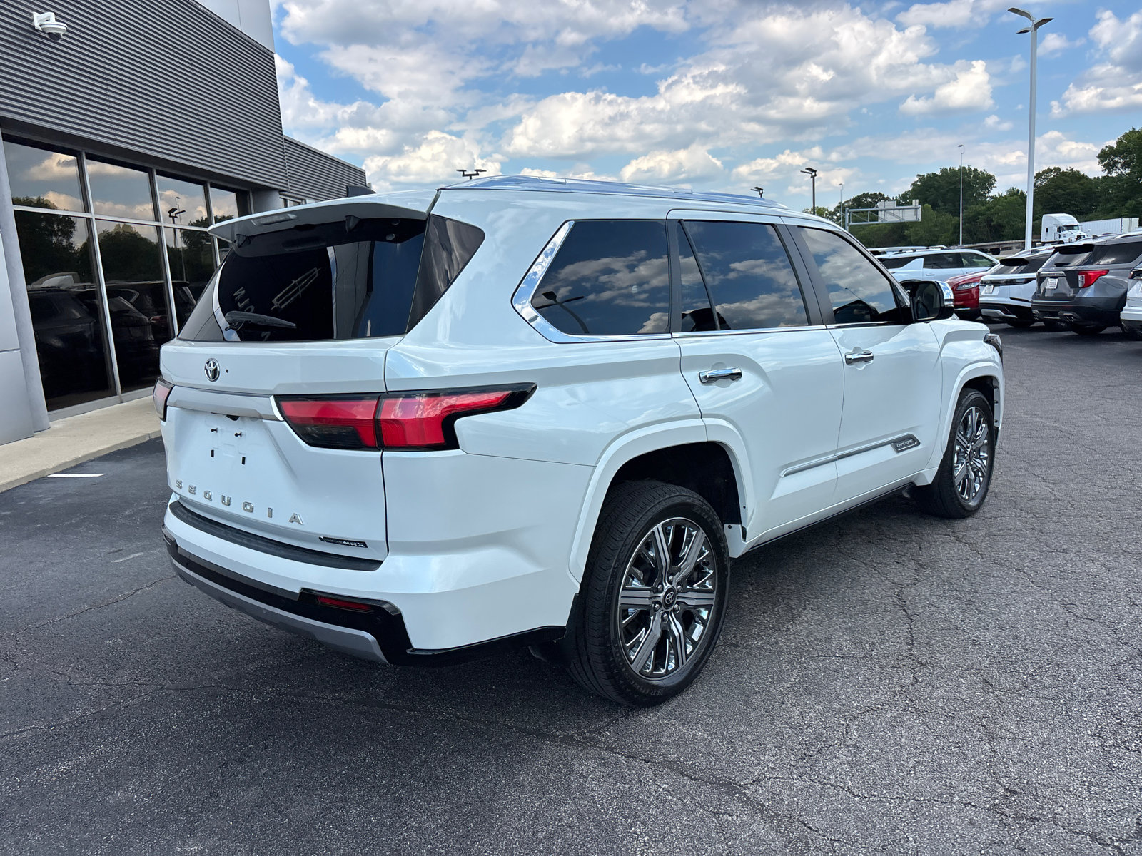 Used 2026 Toyota Sequoia Capstone AWD/4WD image 7