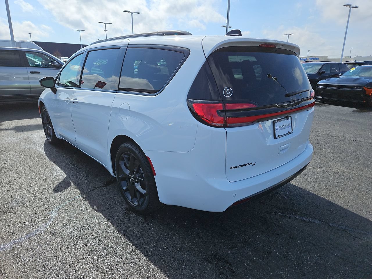 New 2026 Chrysler Pacifica Select w/ S Appearance Package FWD image 5