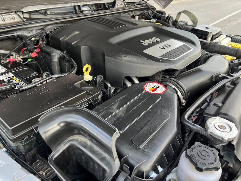 Used 2017 Jeep Wrangler Unlimited Rubicon w/ Connectivity Group image 30